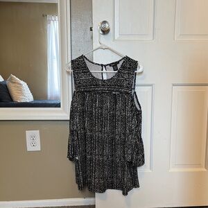 Robert Louis Black and White Women's Top